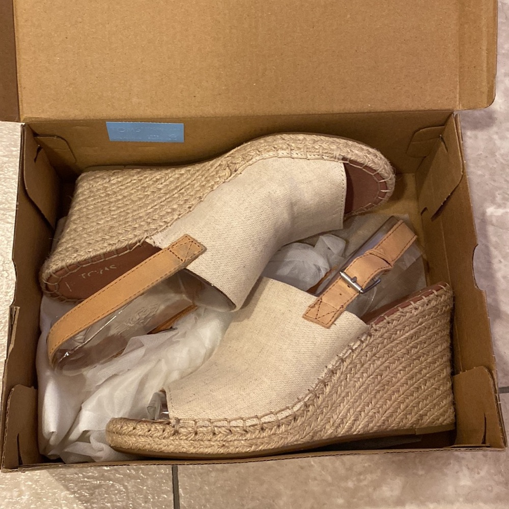Toms wedges